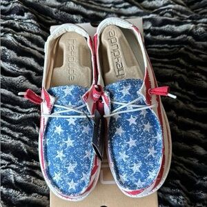 Nwt Wendy Hey Dude size 7